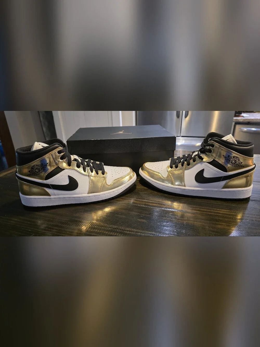 Air Jordan 1 Mid SE 